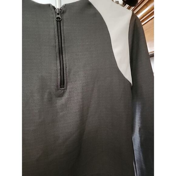 Krisa Women's Cropped Long Sleeves Blouse Pullover Back Zip Size XS NWT A108 - Picture 7 of 7